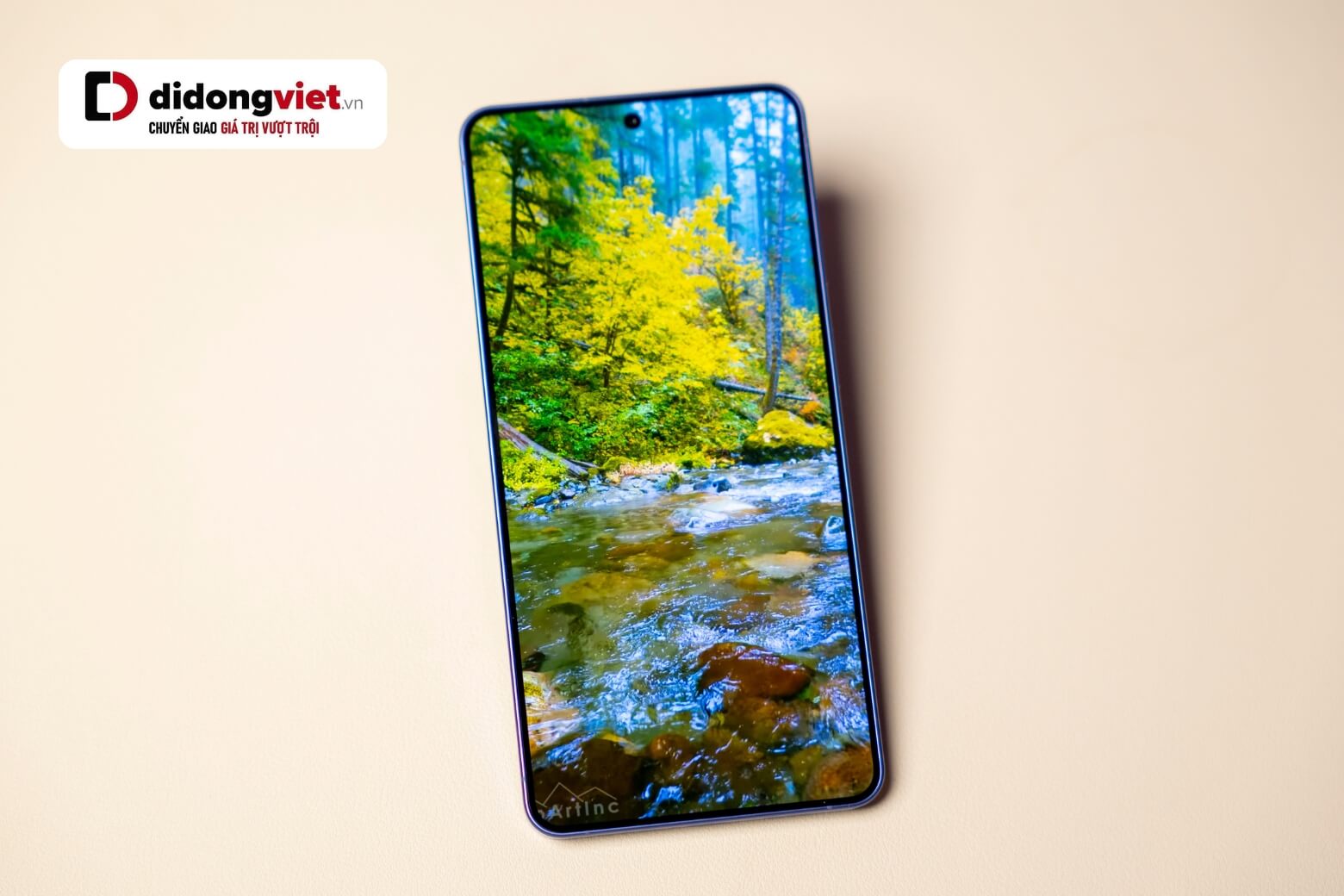 Galaxy S26+ có màn hình 6.7 inch AMOLED QHD+ 120Hz với ProScaler nâng cấp độ phân giải và Vision Booster.