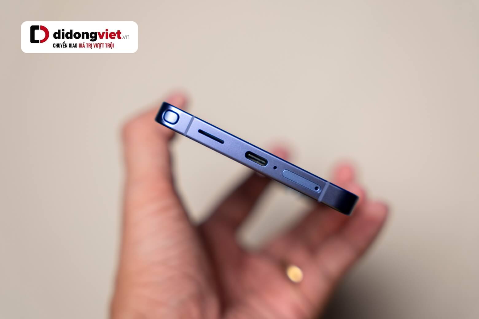 Samsung Galaxy S26 Ultra sở hữu pin 5.000 mAh với sạc nhanh 60W, sạc không dây siêu nhanh và chia sẻ pin wireless. Samsung Galaxy S26 Ultra sở hữu pin 5.000 mAh với sạc nhanh 60W, sạc không dây siêu nhanh và chia sẻ pin wireless.