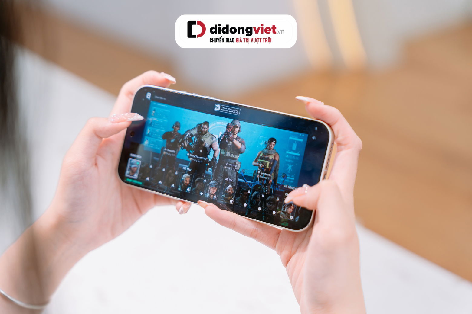 Xiaomi 17 Ultra Leica Edition — pin Surge 6000mAh với sạc 90W, duy trì 80% công suất sau hàng trăm chu kỳ.