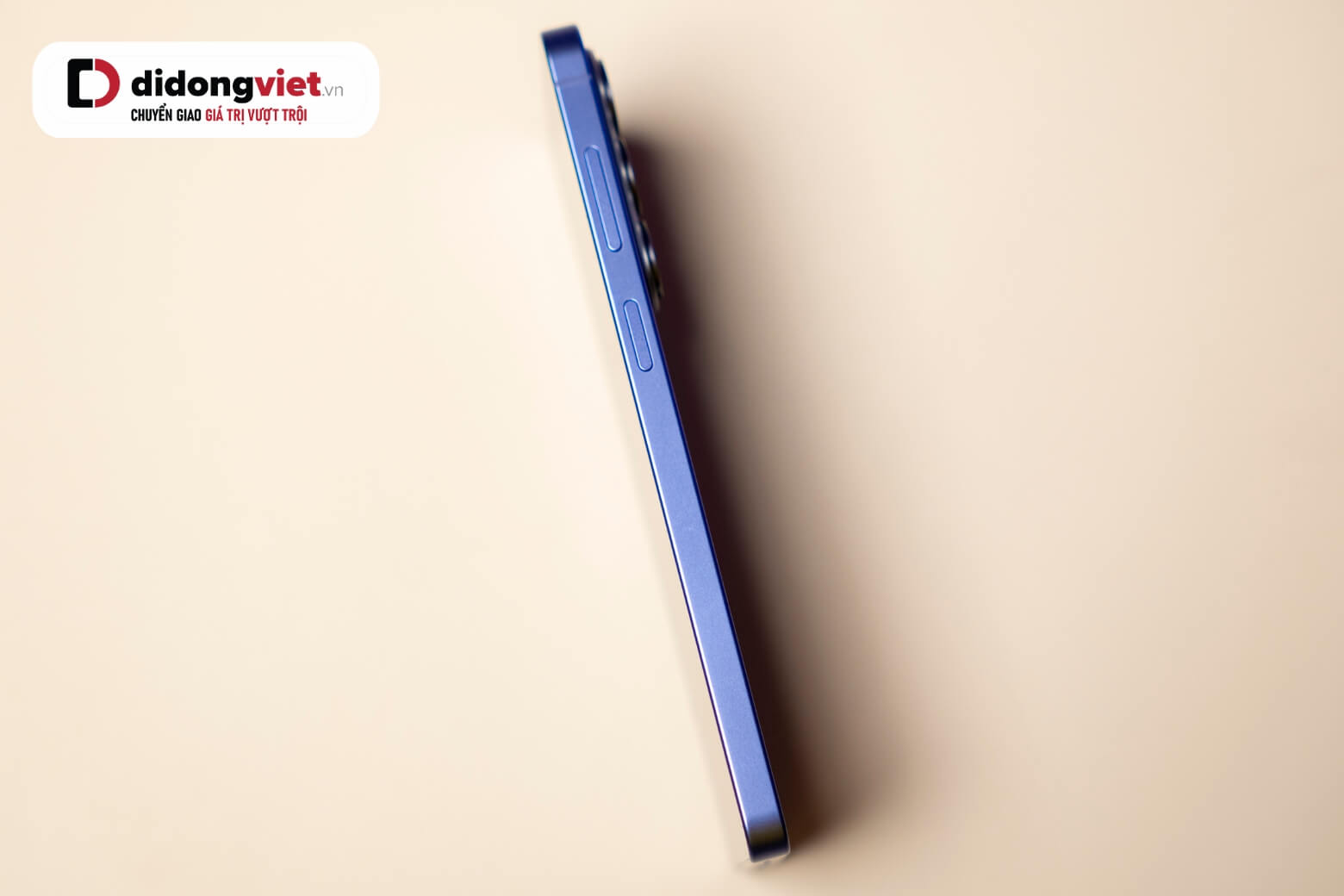 Galaxy S26 Plus — thiết kế thoải mái + xử lý UFS 4.0 siêu tốc cho Galaxy AI.