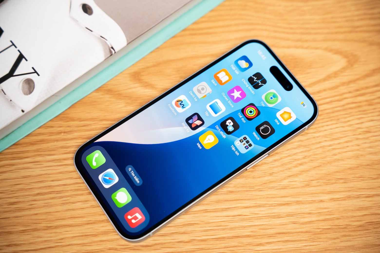  iPhone 15 màn hình sáng 6.1 inch