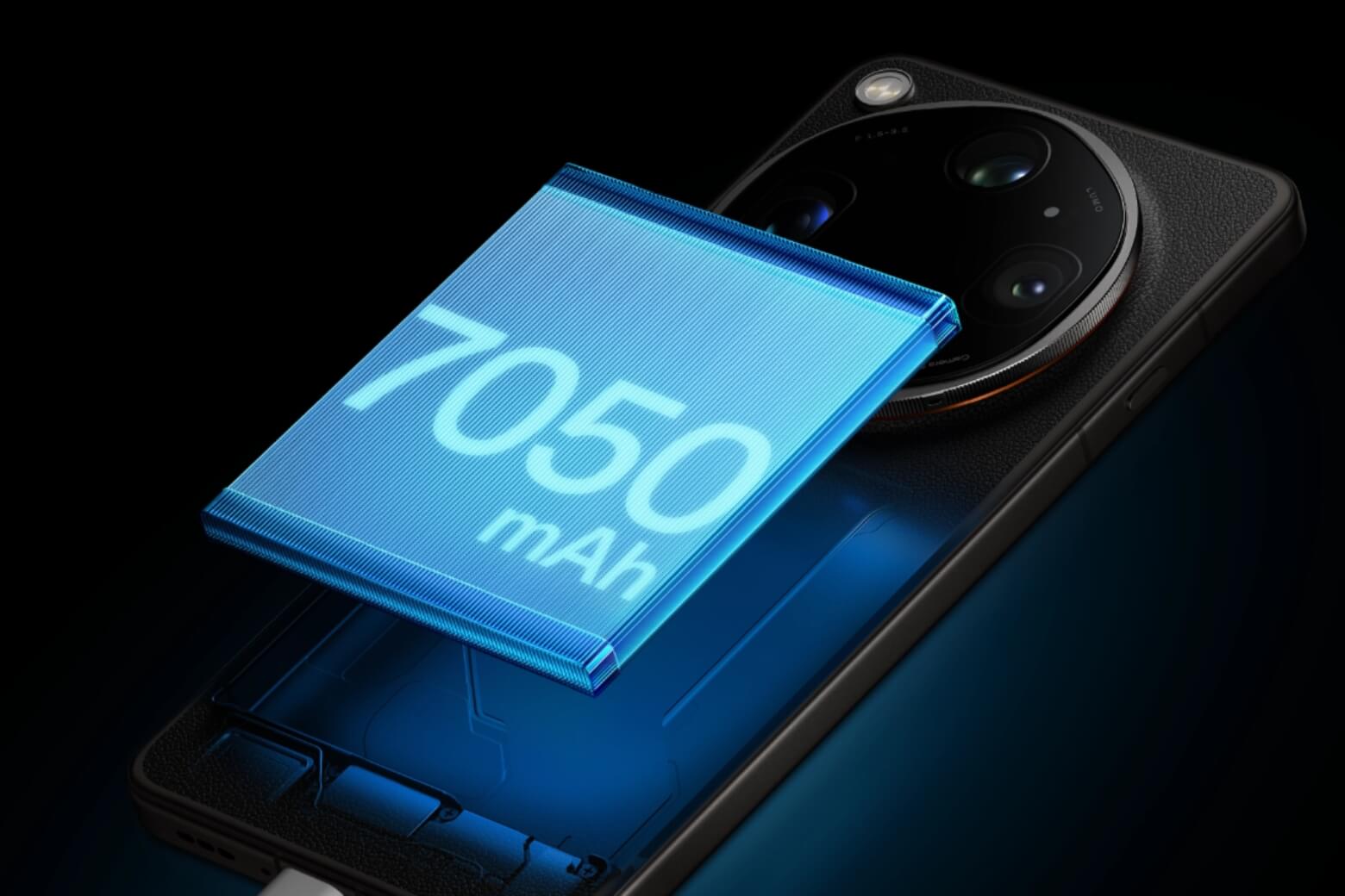 Pin Silicon-Carbon 7.050mAh cho dung lượng lớn, sạc nhanh 100W nhưng phụ thuộc phụ kiện chính hãng.