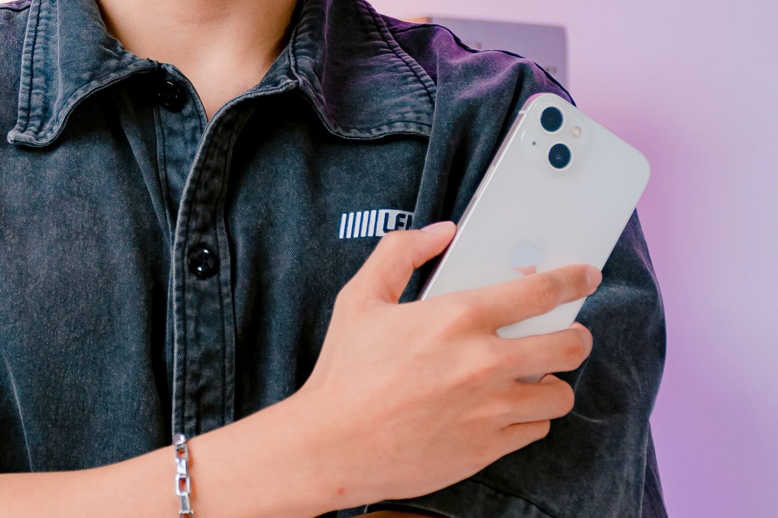 Thiết bị được bảo hành chính hãng tại hệ thống Apple Authorized Service Provider,