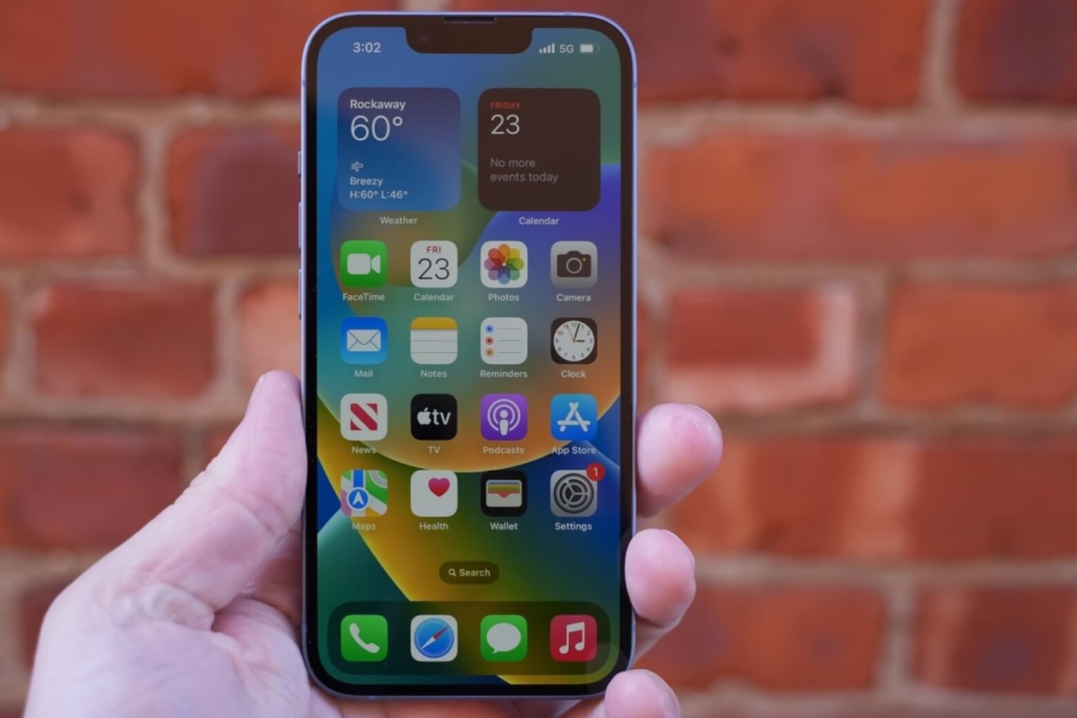 iPhone 14 thiếu 120Hz nhưng bù lại màn OLED Super Retina XDR cho màu đen sâu
