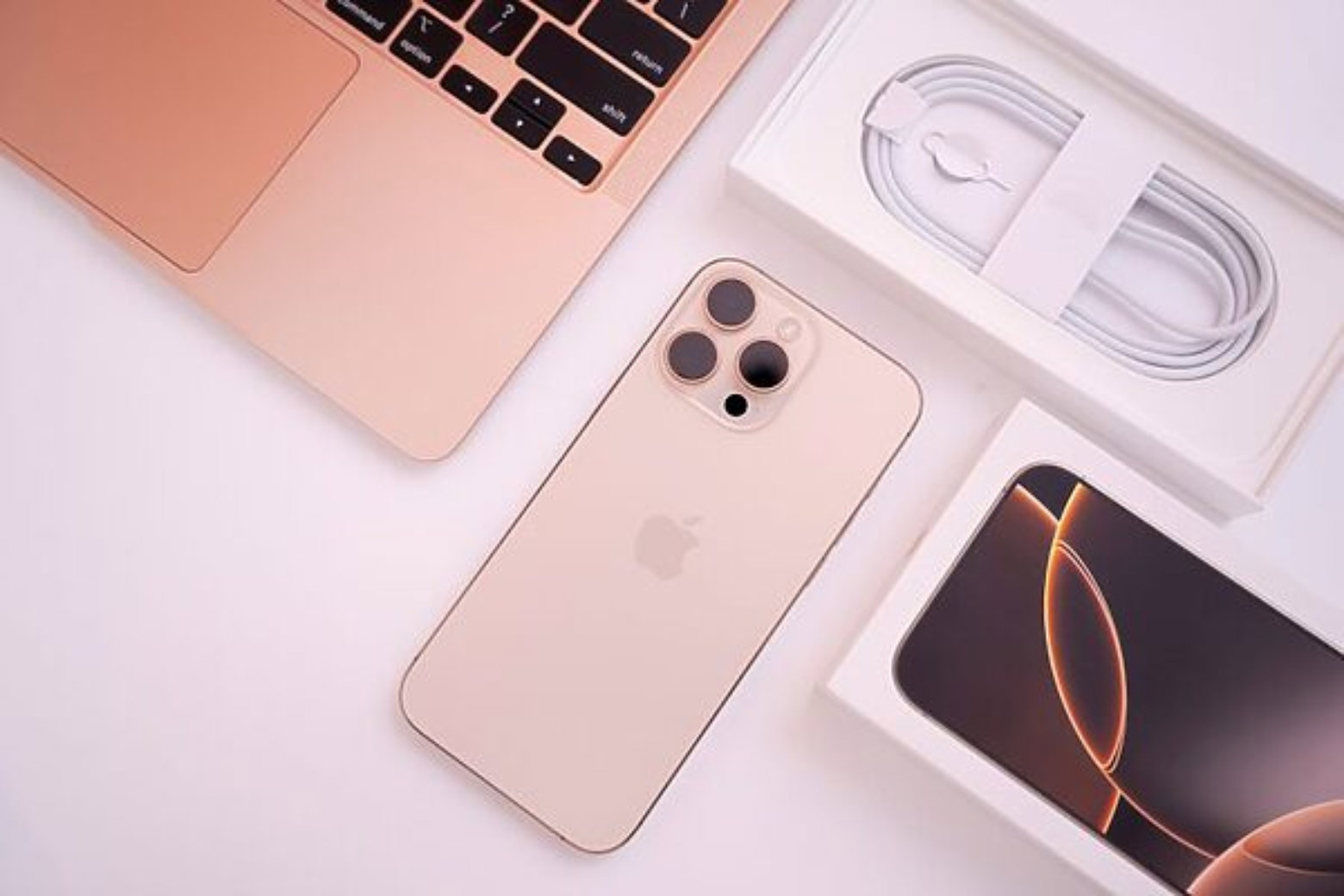Thiết kế Titanium cao cấp trên iPhone 16 Pro