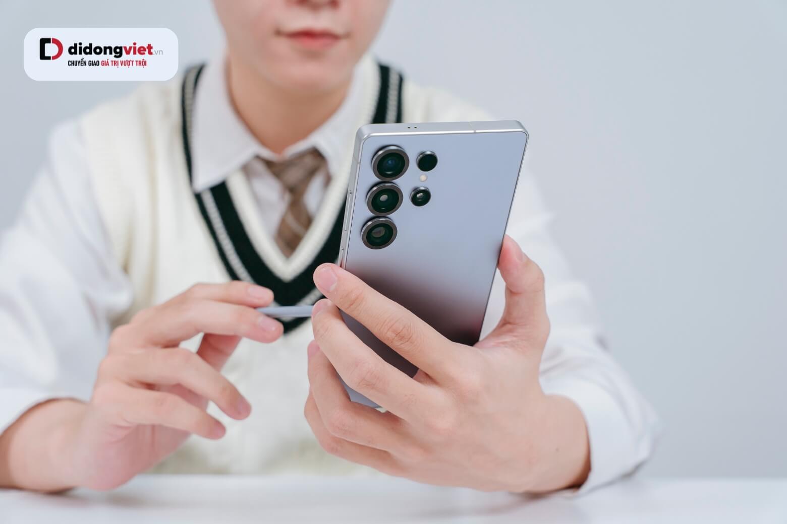 Màn hình 6.9 inch viền siêu mỏng mang lại không gian đa nhiệm rộng rãi, đồng thời tối ưu pin nhờ LTPO 1Hz thông minh.