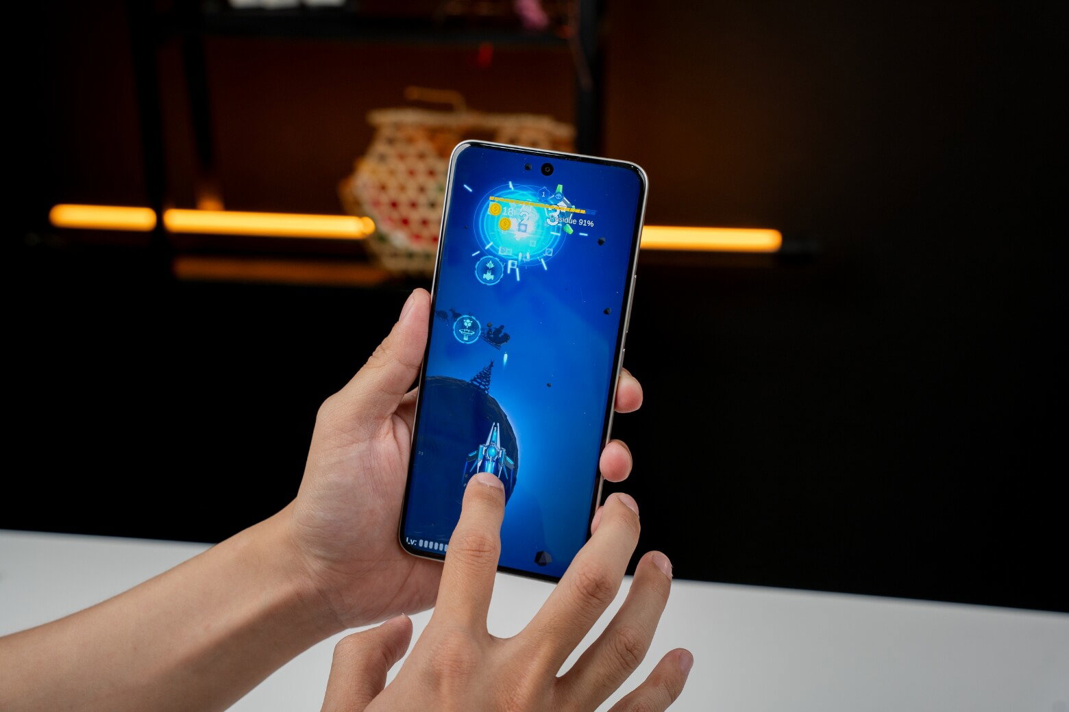 Dimensity 7400-Ultra giúp Redmi Note 15 Pro 5G duy trì hiệu năng ổn định gần 1 triệu điểm AnTuTu và chơi game nặng mượt mà.