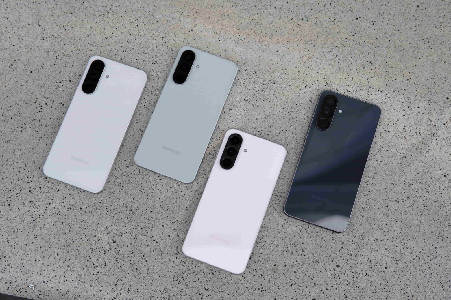 Galaxy dòng A series giúp cân bằng chi phí và độ bền