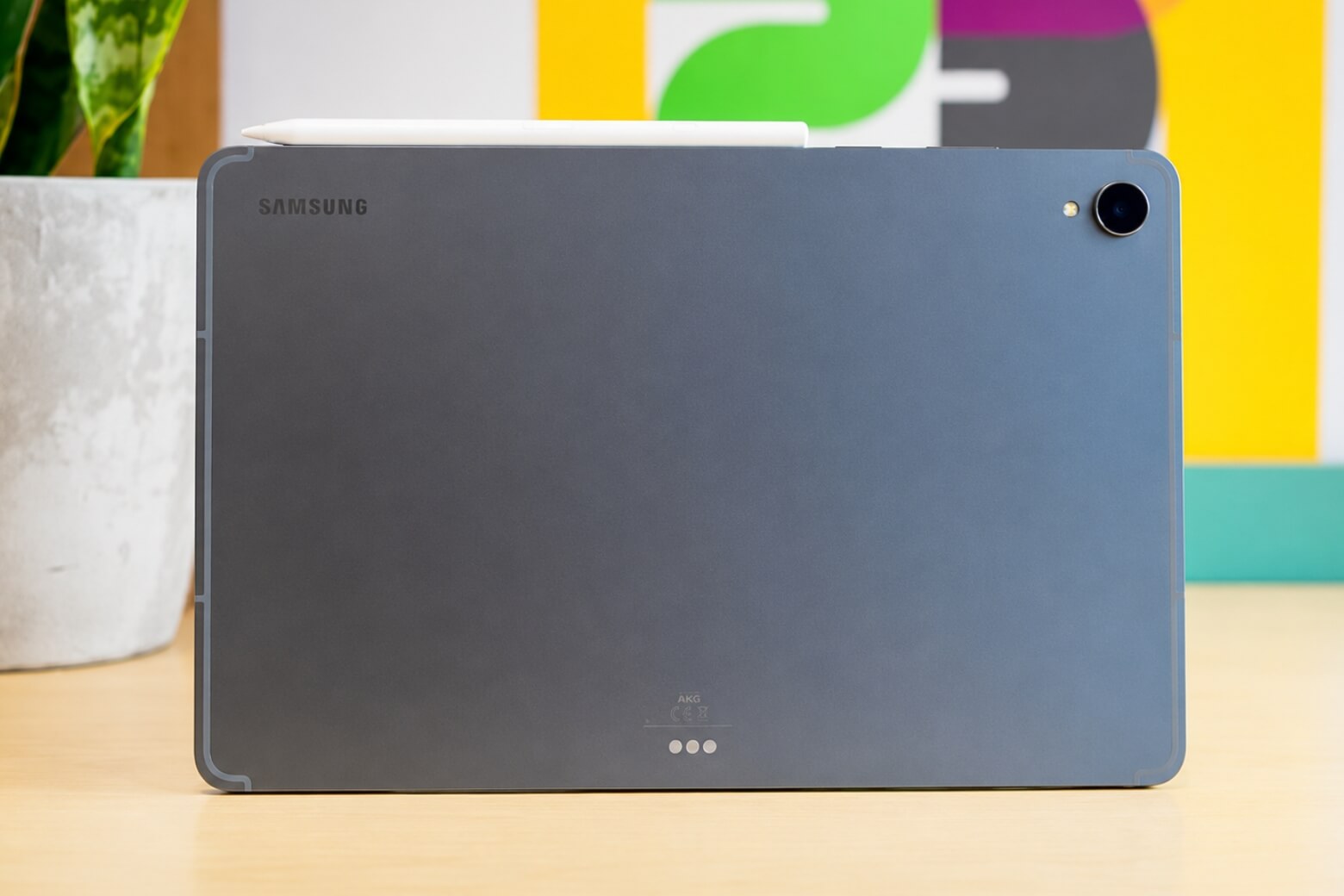 Samsung Galaxy Tab S11 độ nhẹ thực tế, thời gian pin