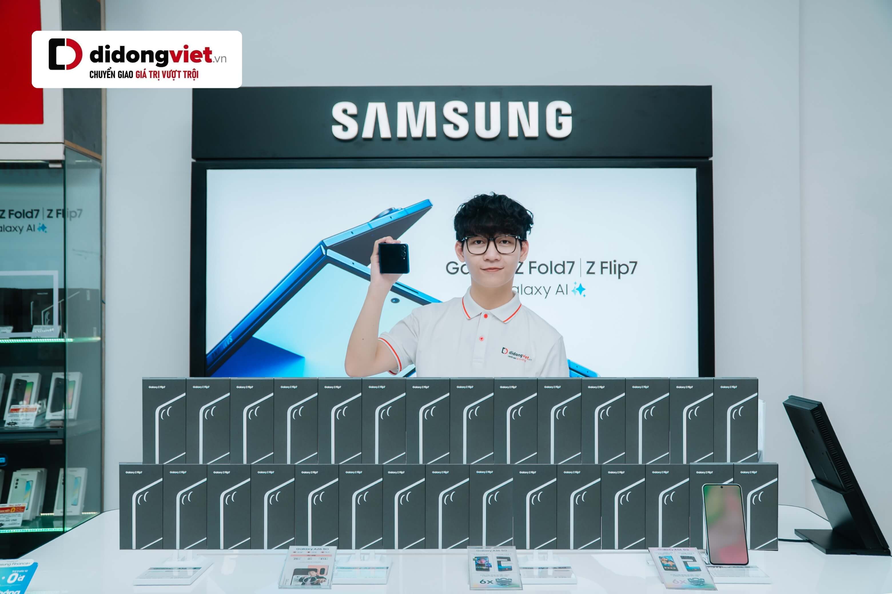 Di Động Việt hỗ trợ Samsung Care+ và bảo hành mở rộng, giảm chi phí sửa chữa khi rơi vỡ hoặc va đập.