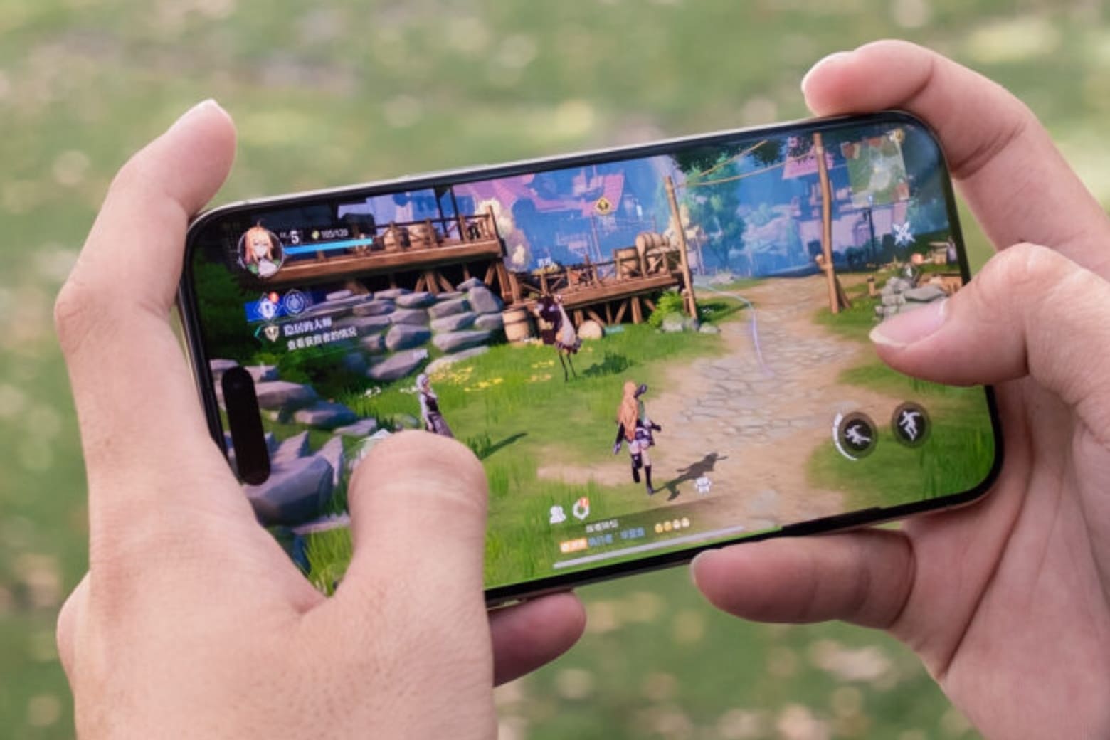 Sức mạnh hiệu năng từ vi xử lý A17 Pro và 8GB RAM Sức mạnh hiệu năng từ vi xử lý A17 Pro và 8GB RAM