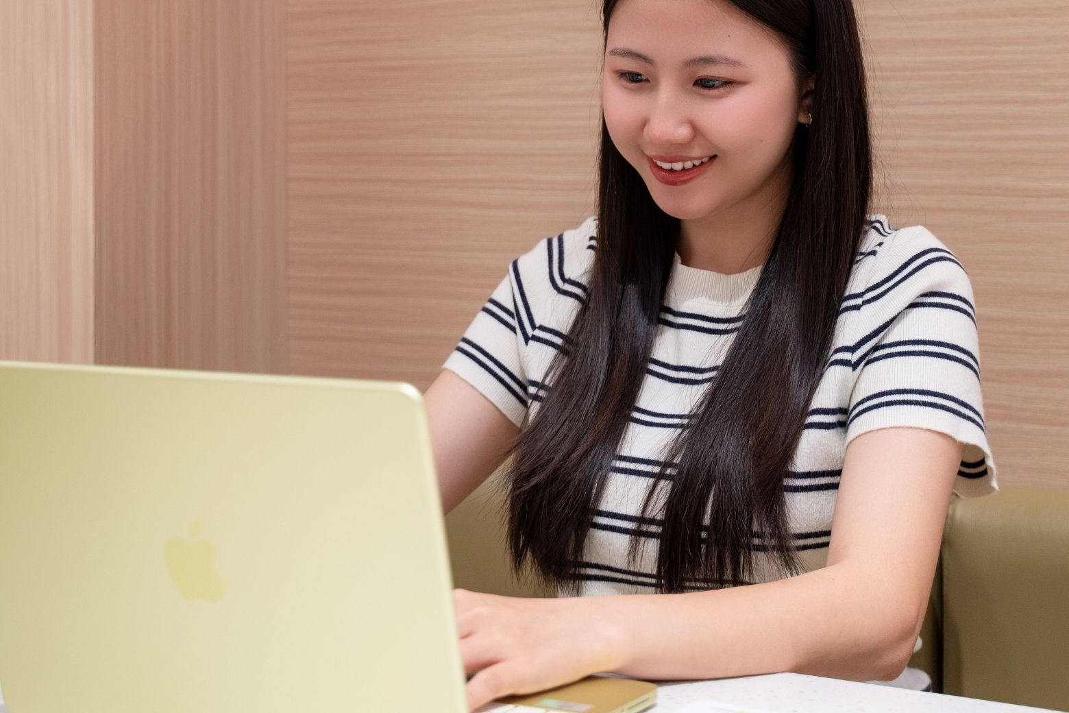 MacBook Neo - Di Động Việt