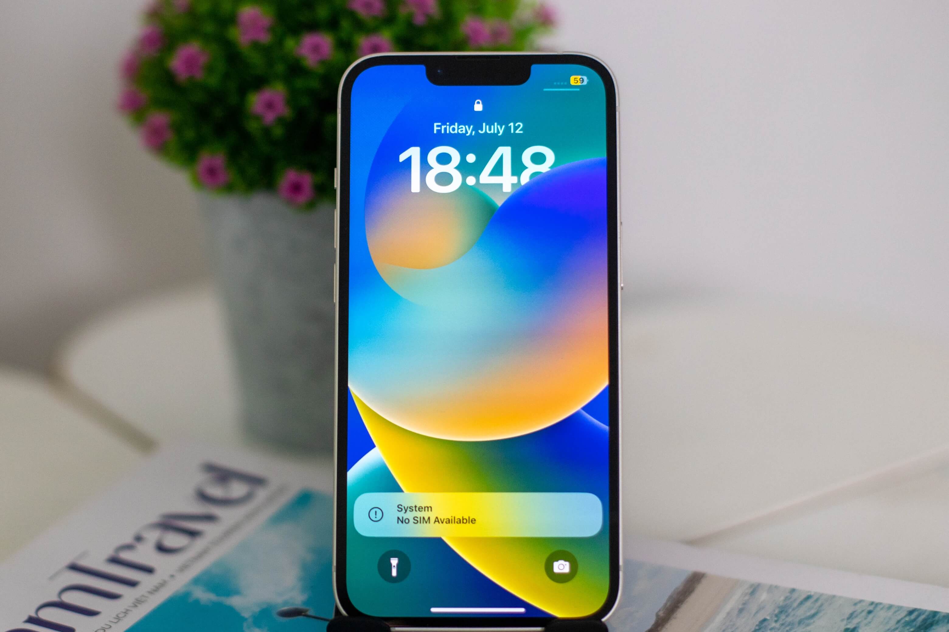 Đánh giá iPhone 13 và 13 mini về độ bền và thời lượng pin