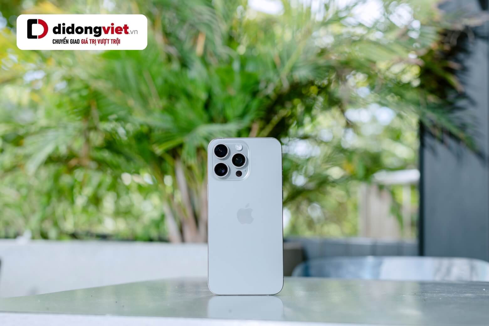 iPhone 15 series sở hữu khung titan và viền bo cong