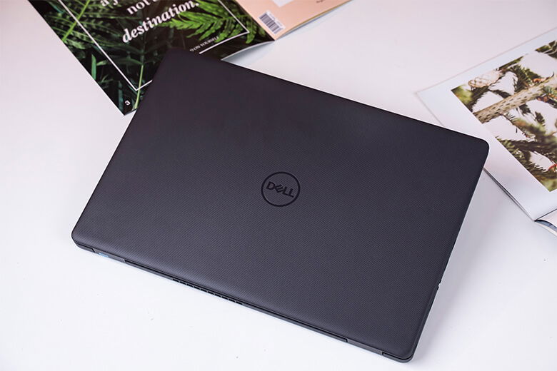 thiết bị có RAM 8GB và SSD 256GB