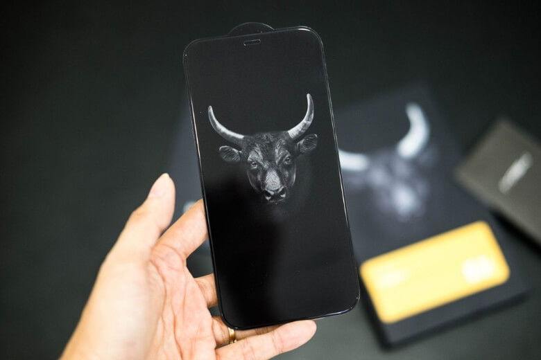 Kính cường lực iPhone 12 Pro Max Mipow Kingbull HD - Thiết kế bảo vệ đúng kích thước , không bị che khuất tầm nhìn