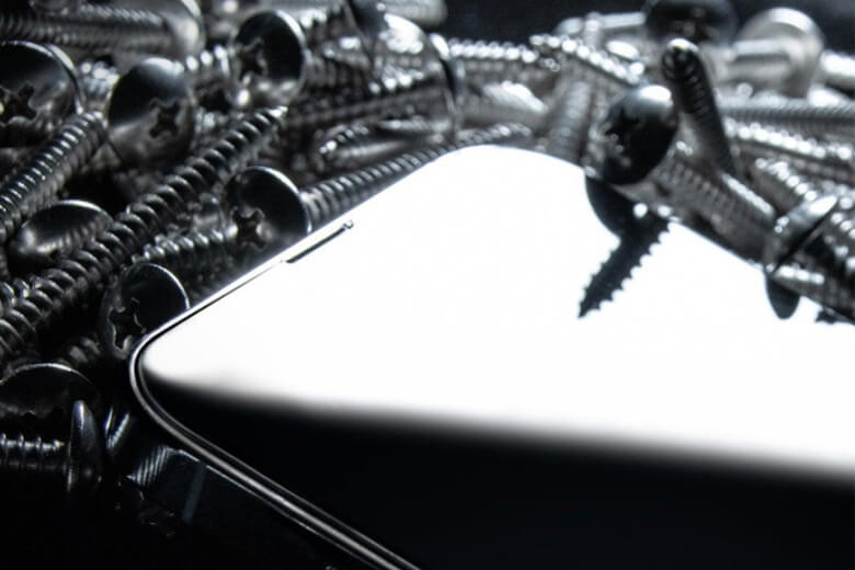 Kính cường lực iPhone 14 / 13 / 13 Pro Zeelot - Công nghệ chống lực làm xước nứt mang sự bứt phá ấn tượng