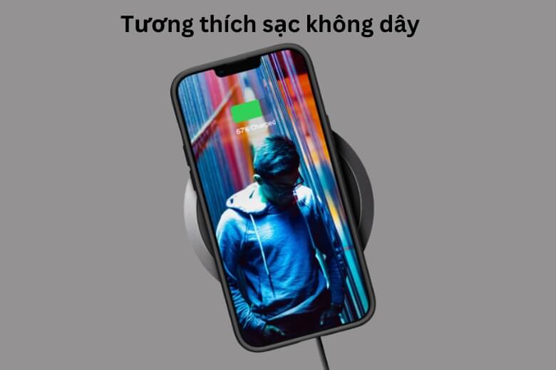 Có thể dùng sạc không dây MagSafe 