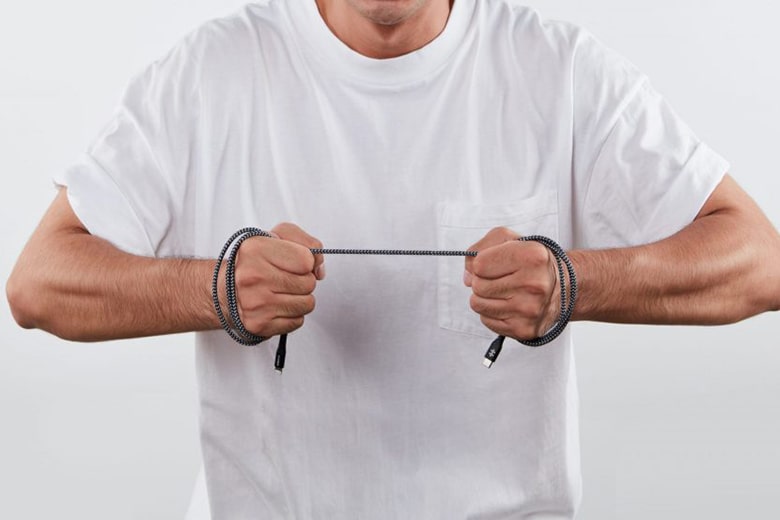 Cáp sạc C To Lightning 20W Hyperdrive Tough 1M MFi là một trong dòng dây cáp sạc cao cấp, đủ tiêu chuẩn nhận được chứng nhận MFi và chipset C94 của Apple