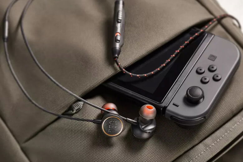 Tai nghe gaming In-Ear JBL Quantum 50 - Trang bị jack cắm chuẩn 3.5mm và chất lượng âm thanh đặc trưng