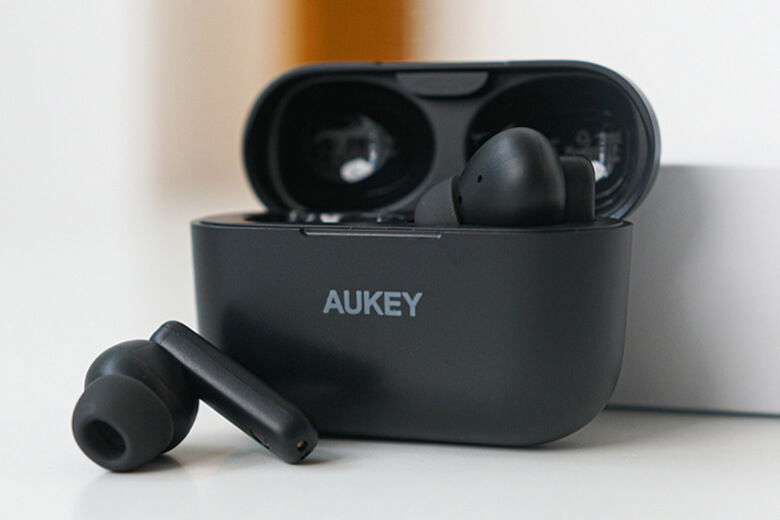 Tai nghe Bluetooth Aukey EP-M1 - Âm thanh nổi ổn định, thời gian chơi nhạc lâu 