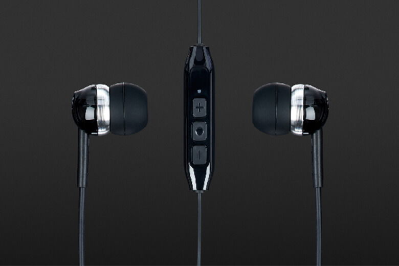 tích hợp một mic đàm thoại và một thanh điều chỉnh với các nút vật lý, giúp tùy chỉnh cuộc gọi, chuyển, tạm dừng bài hát,...
