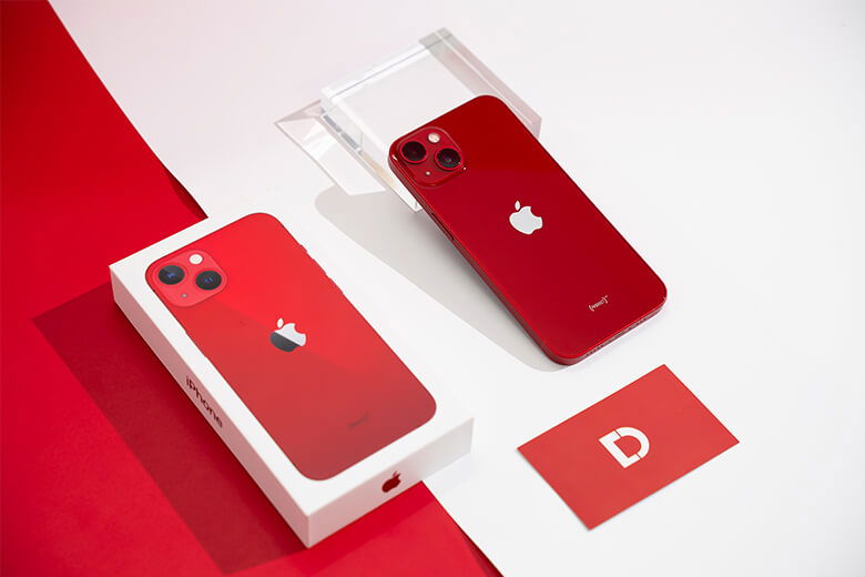 Giữ nguyên thiết kế vuông vức, sở hữu phần notch nhỏ hơn