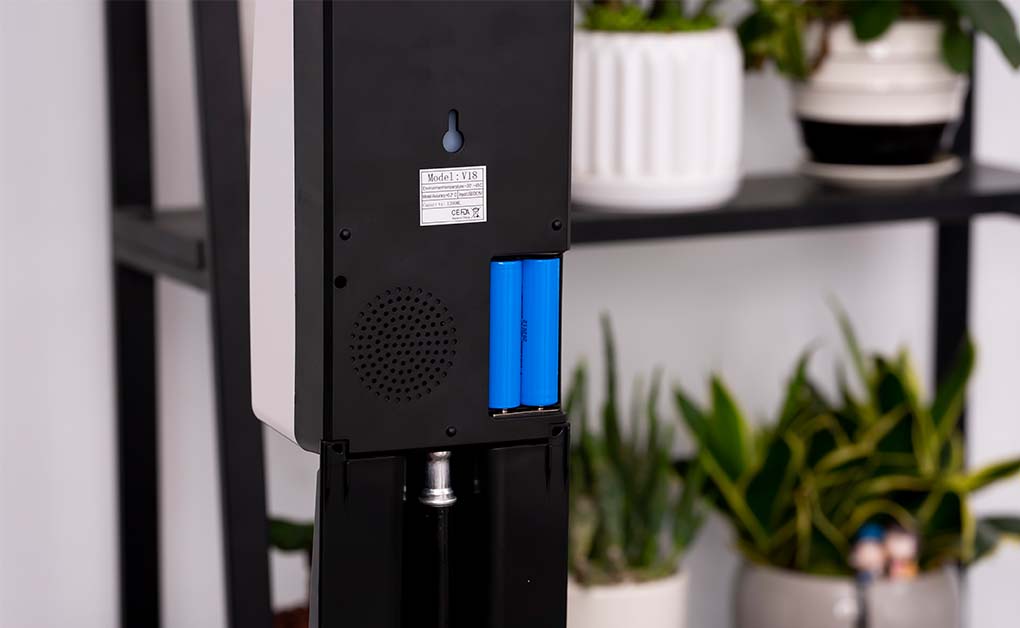 Máy xịt khử khuẩn và Đo nhiệt độ tự động V18 PRO-Màu đen