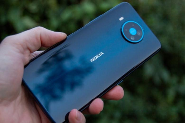 2. Nokia là hãng điện thoại của nước nào?