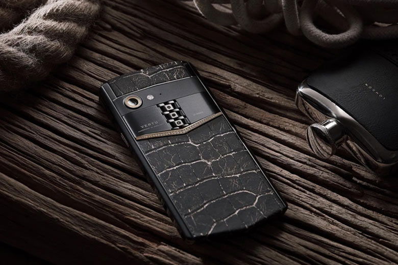 Vertu Aster P Gothic Alligator- Siêu điện thoại dành cho giới thượng lưu