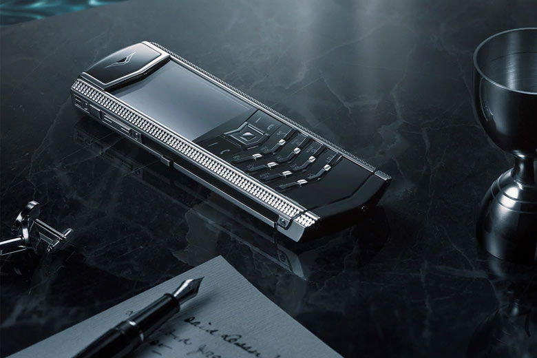 Vertu Signature V Pure Silver Clous De Paris- Đẳng cấp nằm ở sự khác biệt