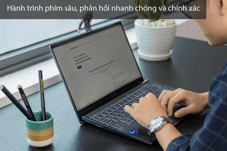 Hành trình phím sâu, phản hồi nhanh chóng và chính xác