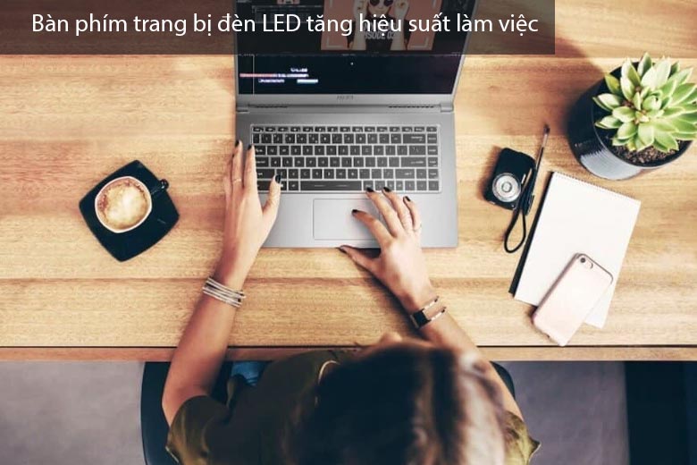 Bàn phím trang bị đèn LED tăng hiệu suất làm việc