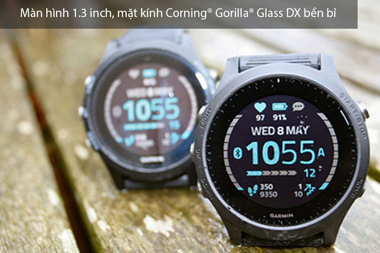 Màn hình 1.3 inch, mặt kính Corning® Gorilla® Glass DX bền bỉ