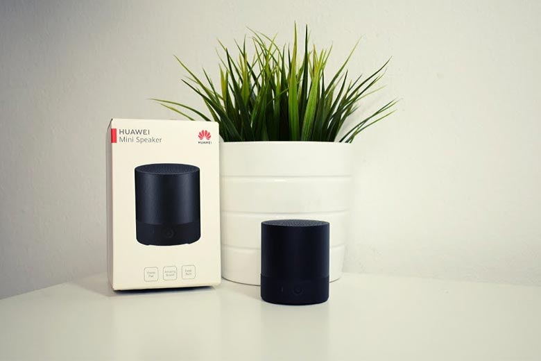 Sở hữu dung lượng pin 660mAh chơi nhạc trong 4 giờ