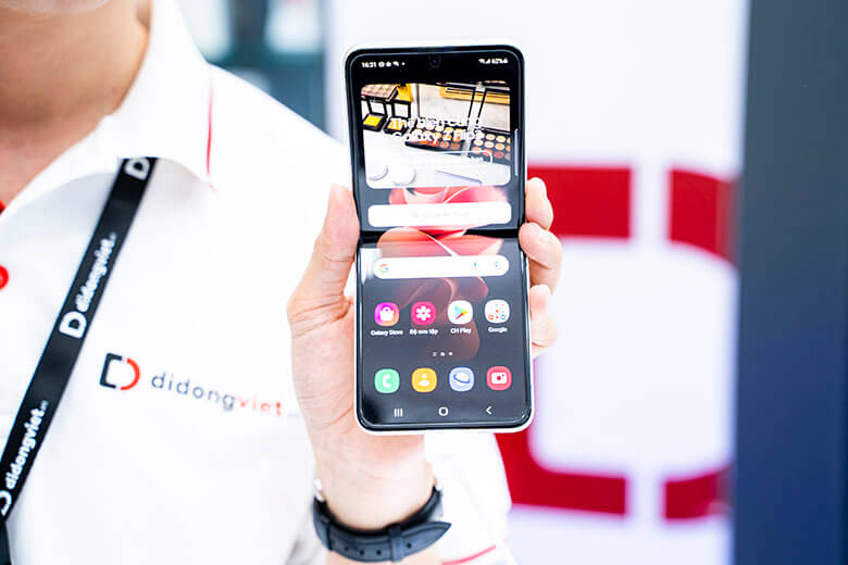 Đặc điểm nổi bật của điện thoại gập