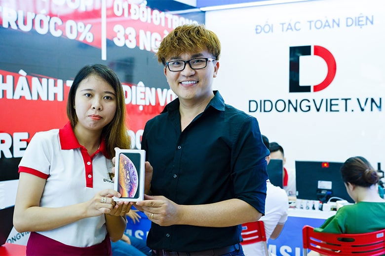 MC Đại Nghĩa tin tưởng mua iPhone tại Di Động Việt.