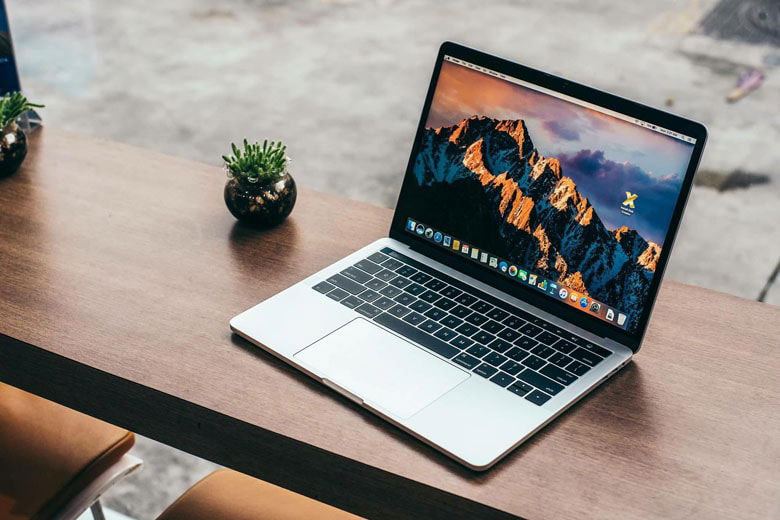 man-hinh-macbook-pro-13inch-256gb-2018-didongviet