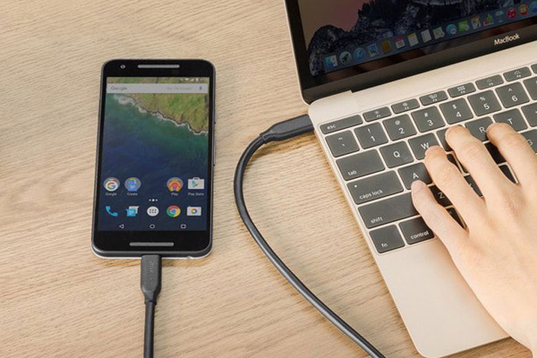 Giúp truyền tải dữ liệu đến và đi từ tất cả các thiết bị USB-C của bạn ở tốc độ lên đến 5Gbps.