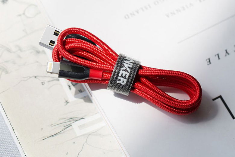 do-an-toan-cap-anker-lightning-powerline-1-8-m-didongviet