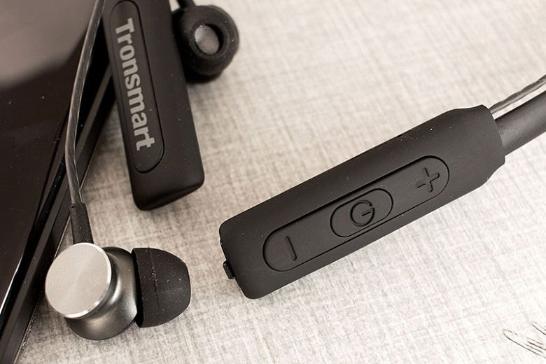 phim-bam-tai-nghe-bluetooth-sport-tronsmart-encore-s2-didongviet