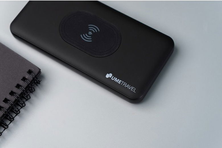 Pin dự phòng sạc nhanh 10000 mAh Umetravel PW1 sở hữu thiết kế nhỏ gọn, tinh tế