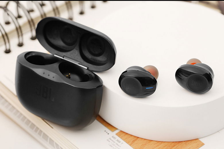 Tai nghe Bluetooth JBL T120 có thiết kế nhỏ gọn, thuận tiện mang theo bên mình mọi nơi