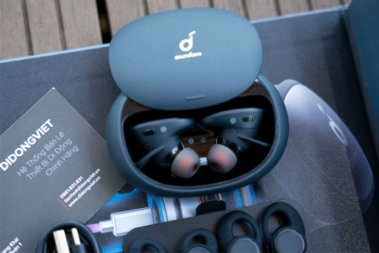 Thiết kế tai nghe nhỏ gọn, dễ cầm nắm