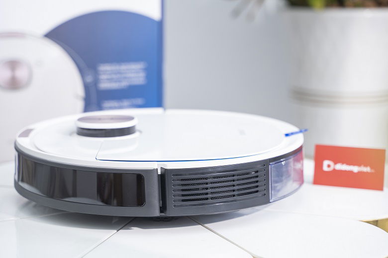 Robot hút bụi lau nhà Ecovacs Deebot OZMO T8 chính hãng có giá rẻ