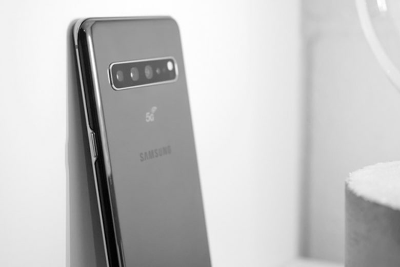 Samsung Galaxy S10 5G được trang bị cụm 4 camera sau