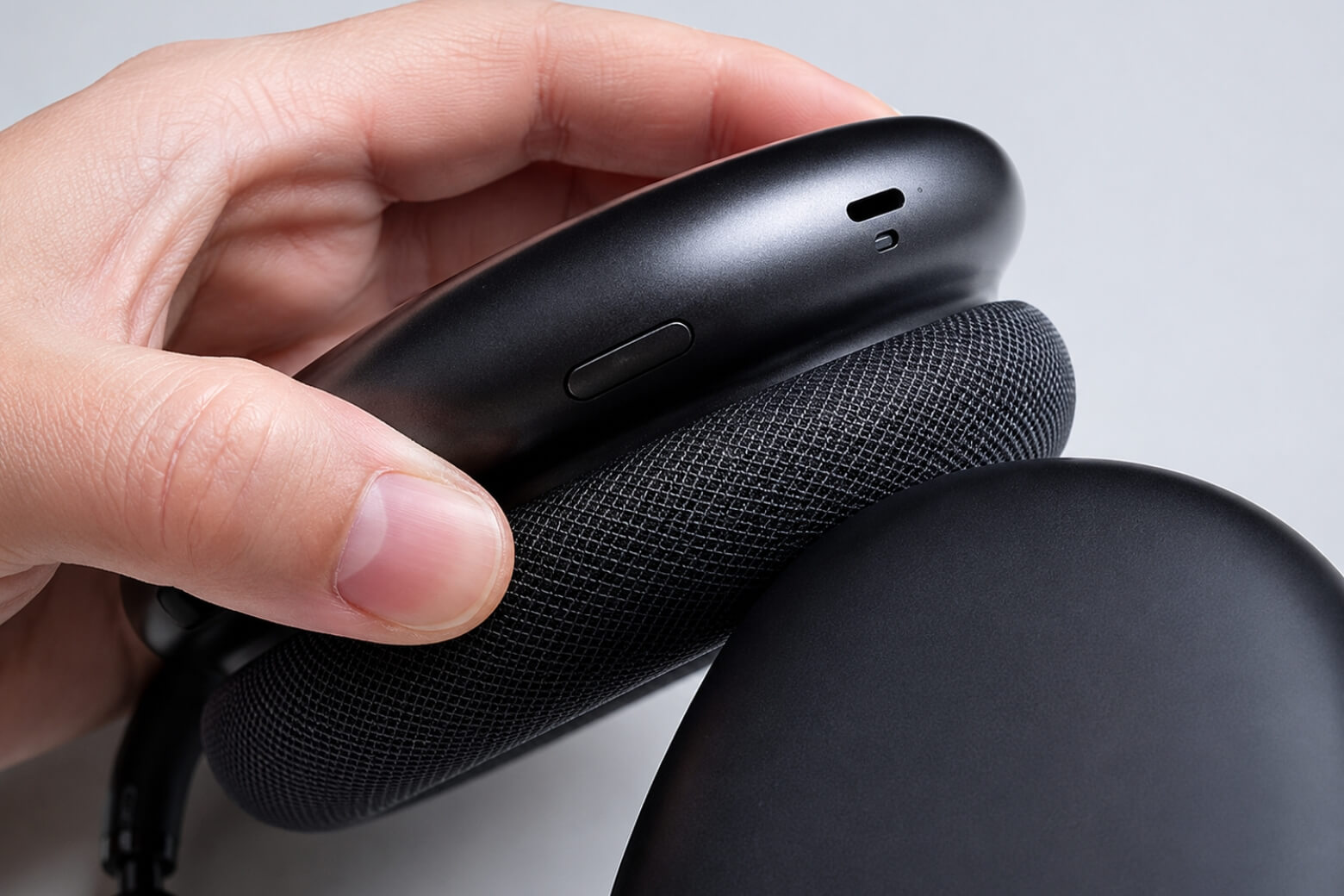 airpods-max-2-cong-usb-c-am-thanh-lossless-didongviet.jpg