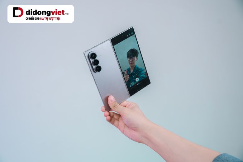 camera-galaxy-z-fold7