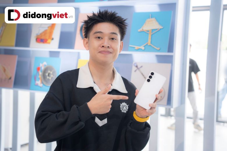 trên tay samsung s25 fe màu trắng trên tay samsung s25 fe màu trắng