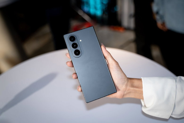 có nên mua samsung z fold8 ultra